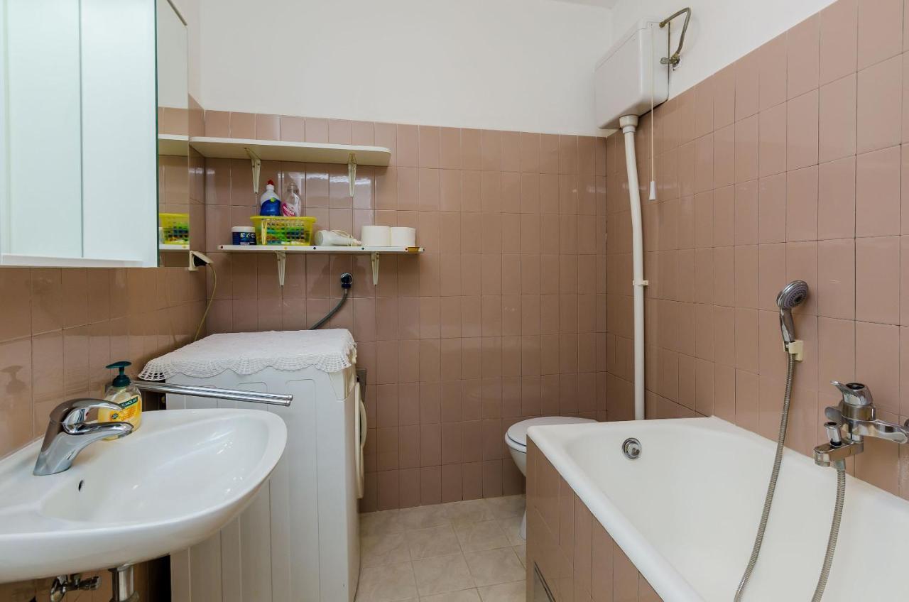 Apartment Andromeda Lovely One Bedroom Apartment
